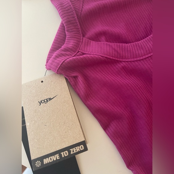 NIKE yoga workout tank - Picture 6 of 7